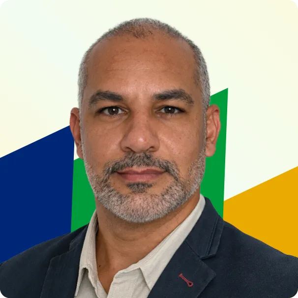 Fl&aacute;vio Santiago